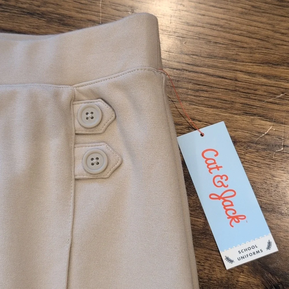 Girls Cat & Jack beige uniform skort L(10/12)
